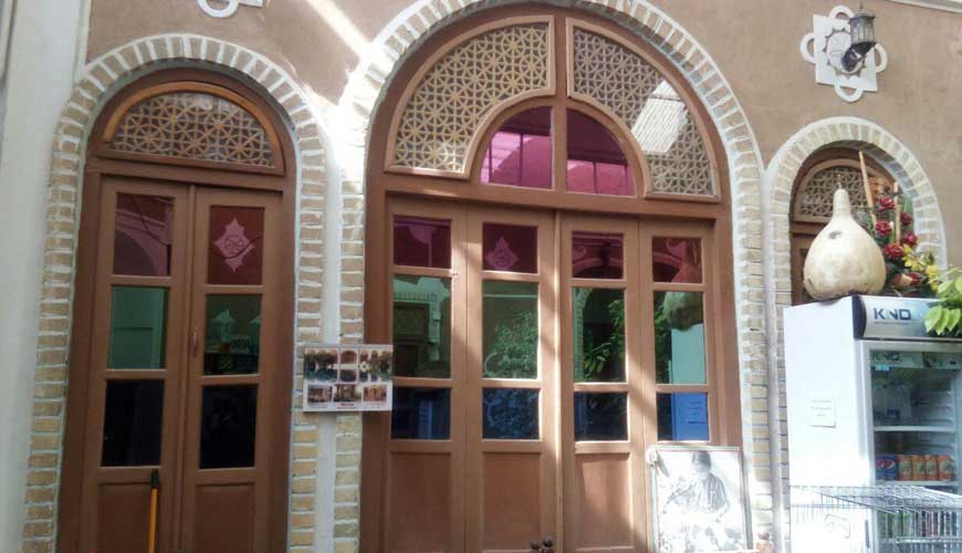 اقامتگاه بوم گردی خشت آباد یزد