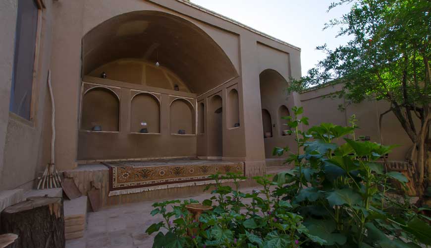 اقامتگاه بوم گردی مهریزان