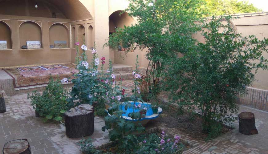 اقامتگاه بوم گردی مهریزان