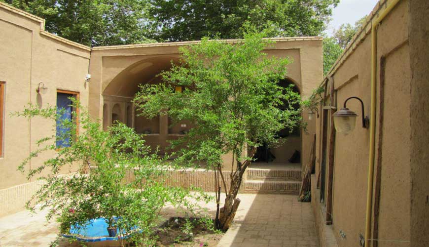 اقامتگاه بوم گردی مهریزان