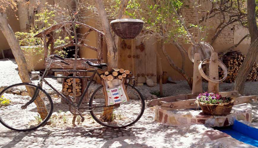 اقامتگاه بوم گردی سرو کهن ابرکوه