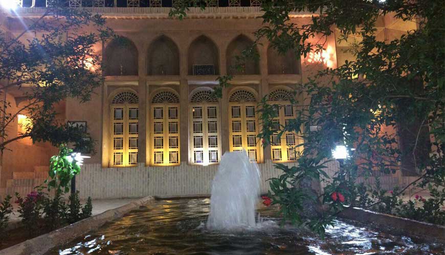 اقامتگاه سنتی شعرباف