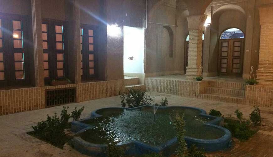اقامتگاه سنتی شعرباف