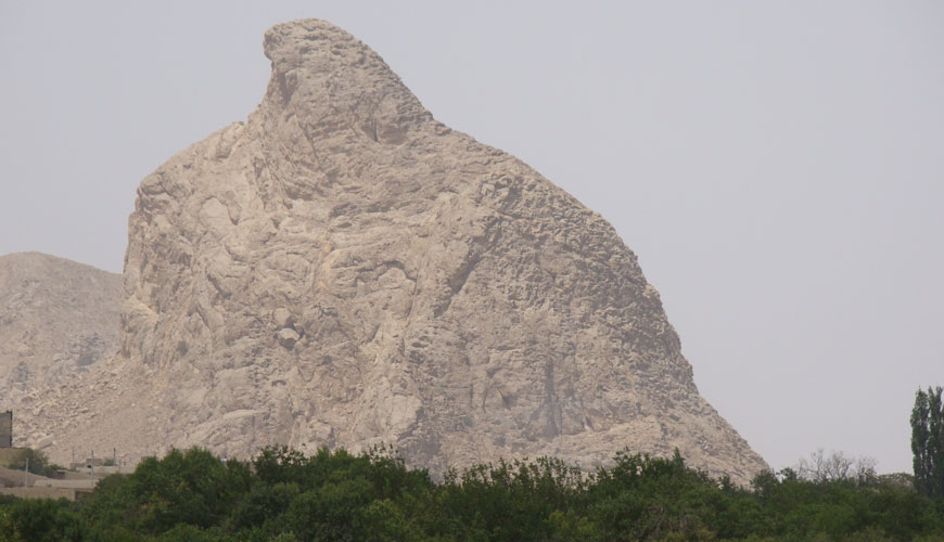کوه عقاب تفت