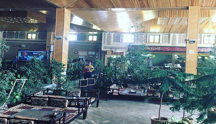 رستوران توت فرنگی یزد