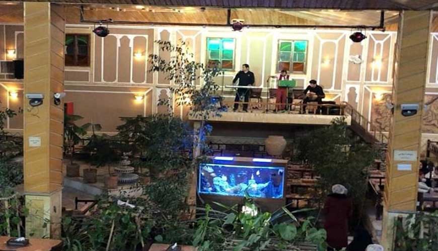 رستوران توت فرنگی یزد